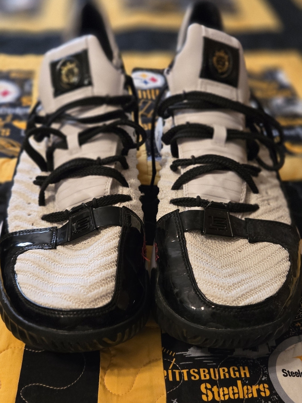 Nike Black and White Men's Athletic Sneakers